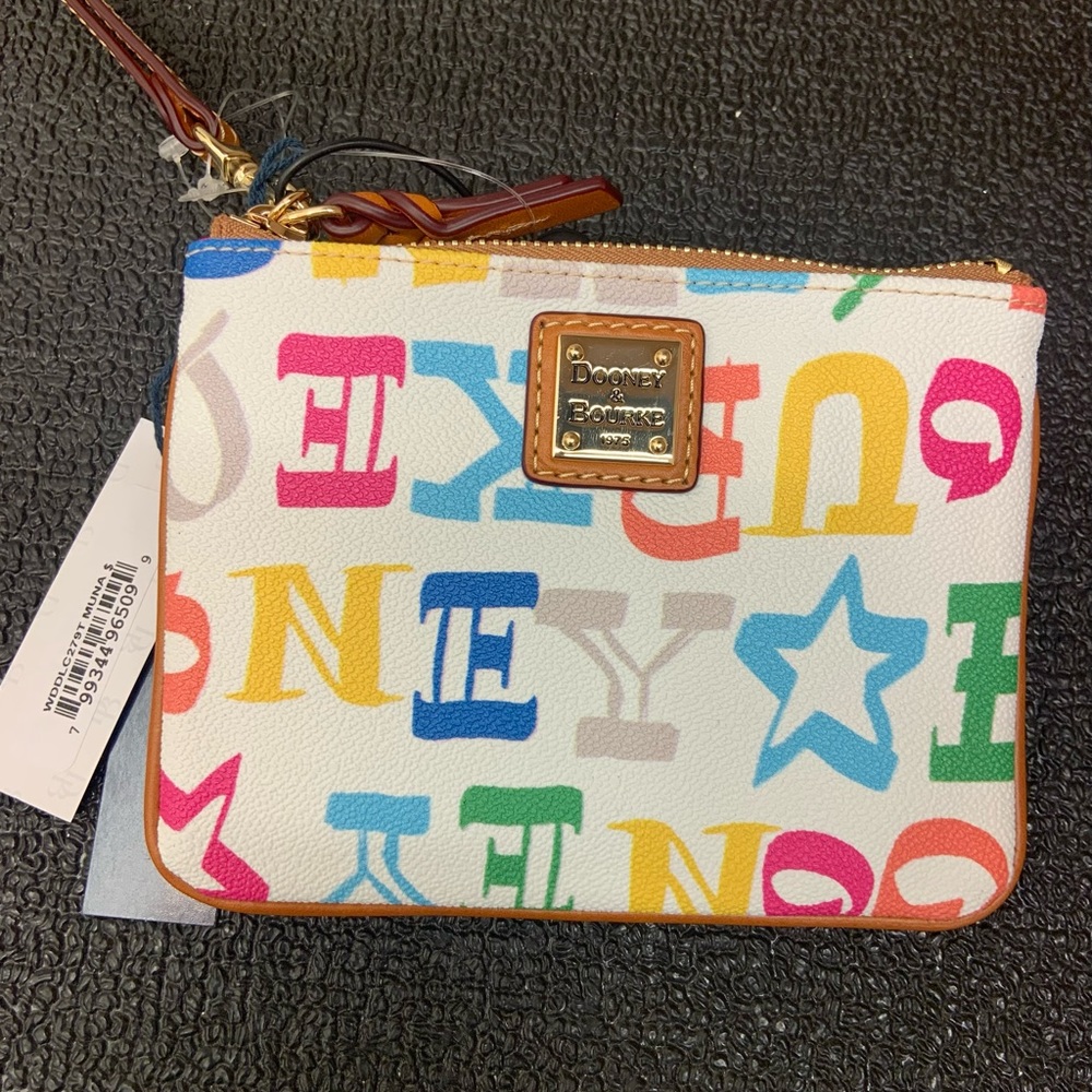 ⚠️SOLD⚠️  Dooney & Bourke wallet